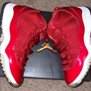 Air Jordan 11 (RED) Preschool Kids Size 1